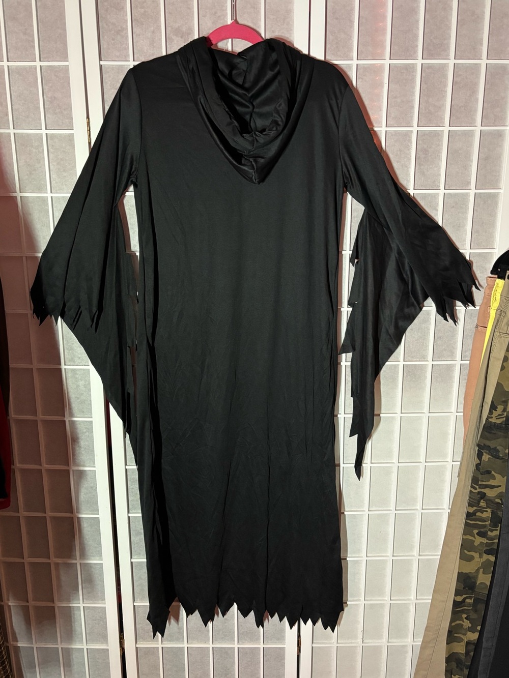 ‘SCREAM’ Costume - Picture 2 of 3
